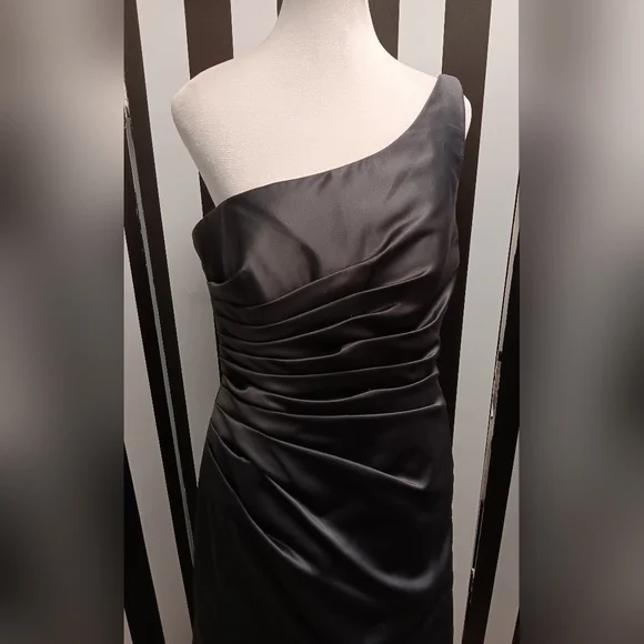 Gray One-Shoulder Dress - Picture 2 of 11